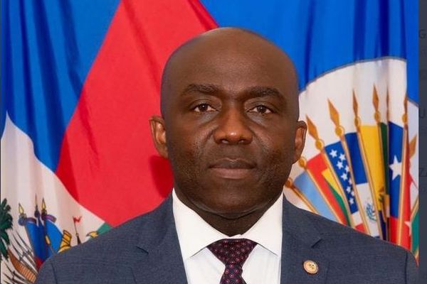  Léon Charles, ex-DG de la PNH démissionne de son poste d’ambassadeur d’Haïti à l’OEA