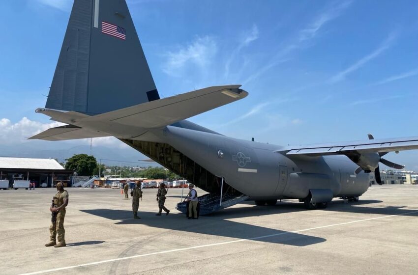 Un avion d’essai de l’armée américaine atterrit à Port-au-Prince en vue de la reprise des vols