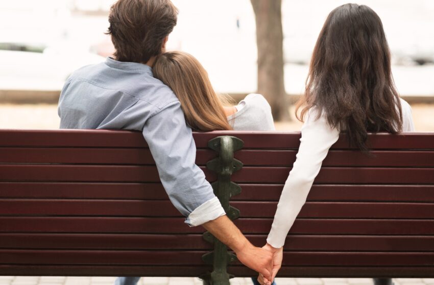  Saviez-vous qu’à Hong Kong la loi autorise les femmes à tuer leur mari puisqu’il est infidèle ? *