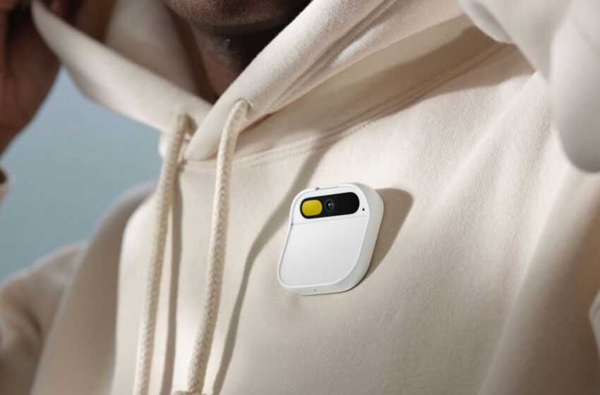  AI Pin : Le gadget futuriste qui voulait remplacer le smartphone