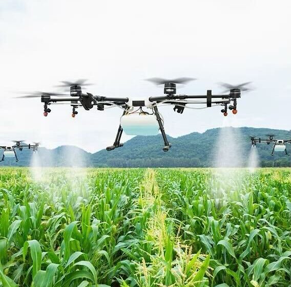  Technologie Agricole : Les drones qui révolutionnent l’arrosage des champs”