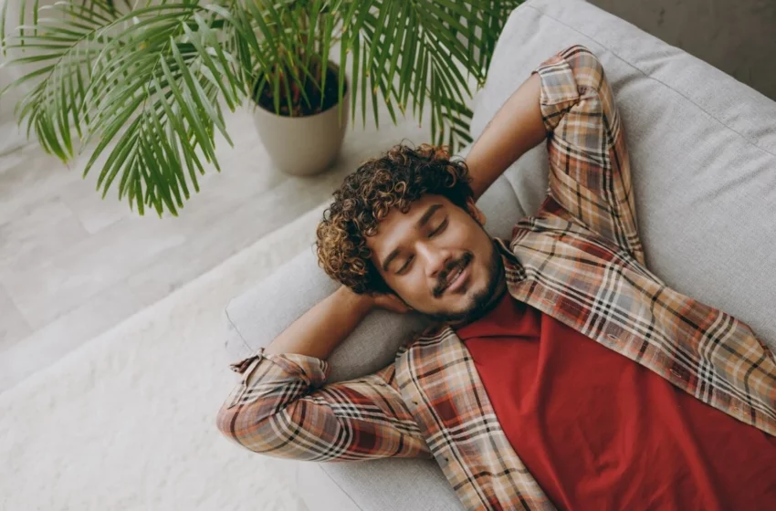  Les effets nocifs de la position allongée après les repas sur votre santé