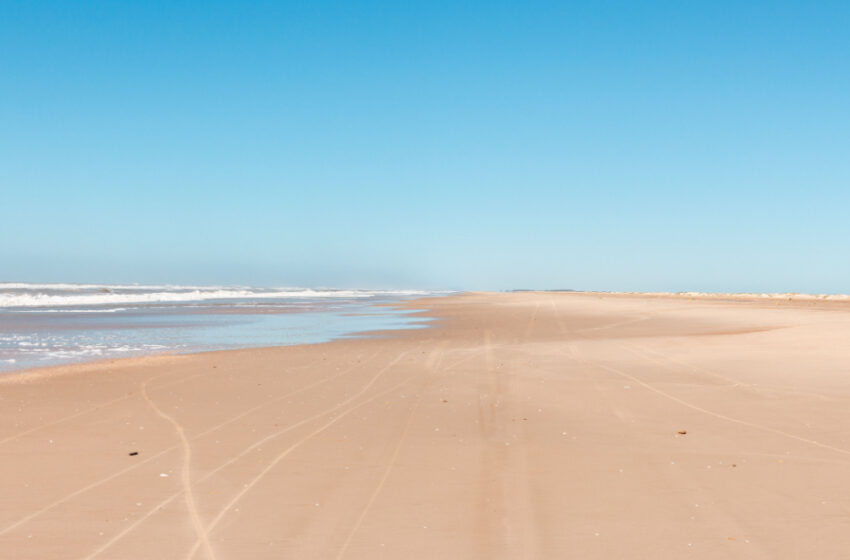  Èske w te konnen plaj ki pi long nan mond lan se nan peyi Brezil li ye ? Li mezire 230 km.