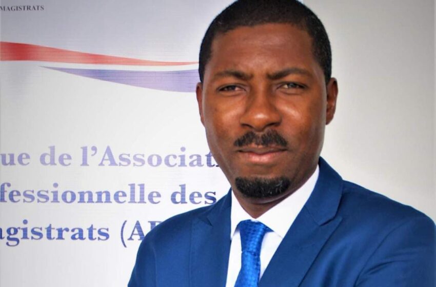  Retrait du juge instructeur dans l’affaire Monferrier Dorval