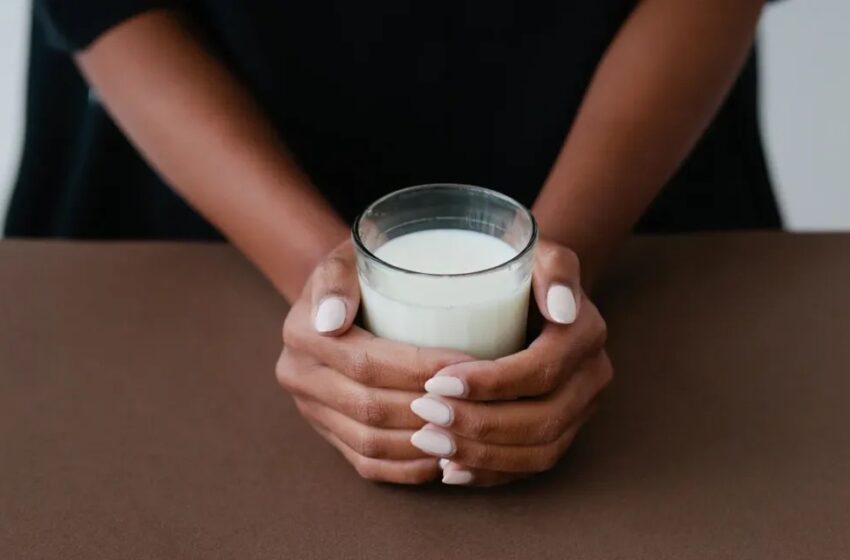  Boire un verre de lait chaud le soir : un allié pour bien dormir