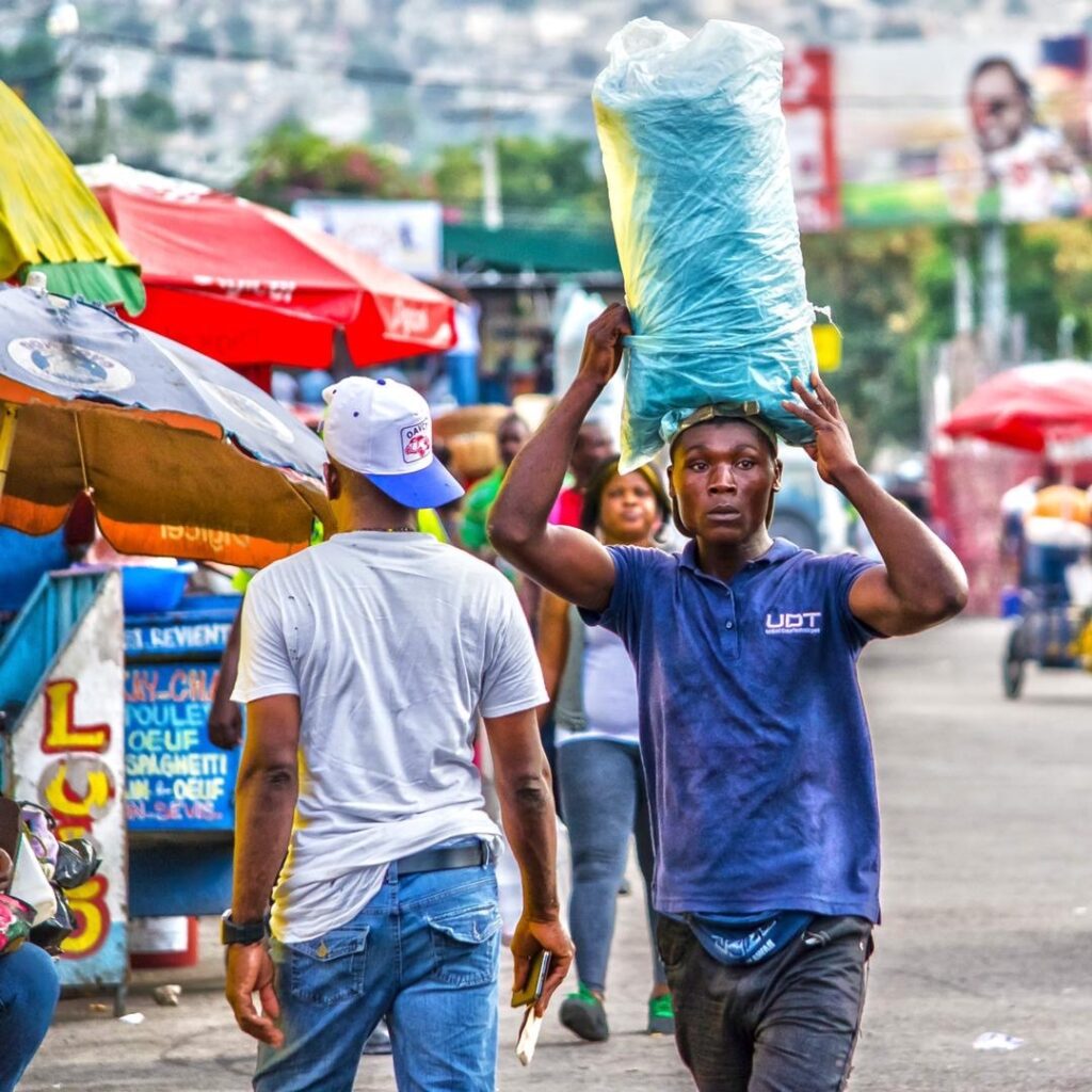 « Dlo sachè » : les détaillants en tirent 100% de profits