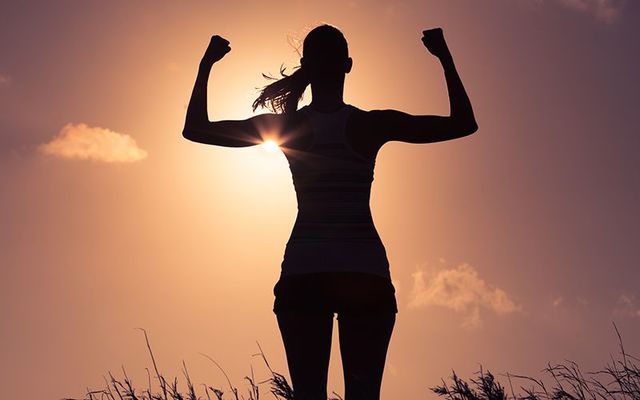  Nou ap viv nan yon mond kote n ap leve defi chak jou. Kesyon lavi ak lanmò, ensekirite, lojman, lajan, ak travay akable nou, pafwa menase plonje nou nan yon oseyan nan ensètitid. Poutan, menm nan mitan tanpèt sa yo, moralite rete bousòl nou, gid nou pou navige nan dlo ajite egzistans yo.