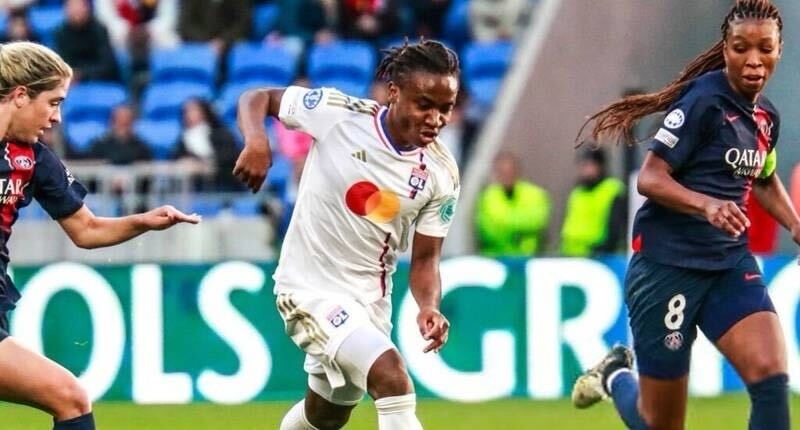  Lyon renverse le PSG grâce à une grande Melchie Dumornay