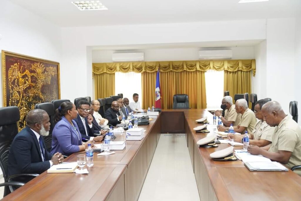 Réunion stratégique entre CP et PNH pour protéger le Palais National