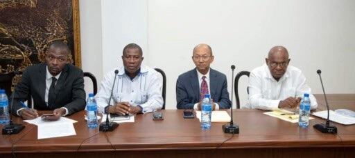  Une séance de travail à la Villa d’Accueil pour résoudre les problèmes d’accumulation de déchets à Port-au-Prince