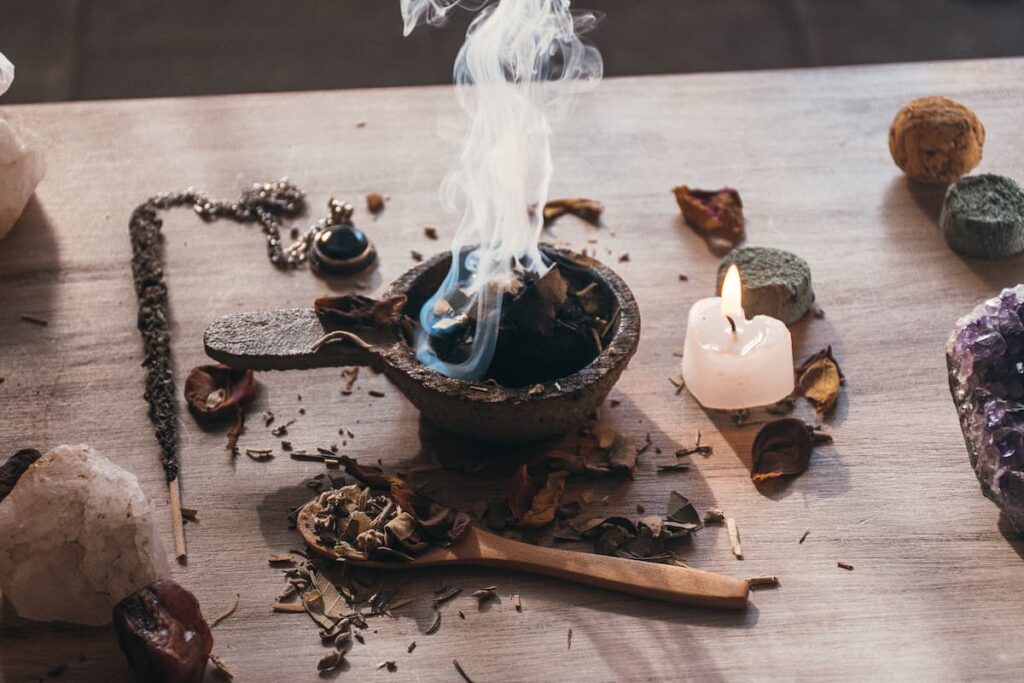 L’encens dans le vaudou :un outil spirituel essentiel