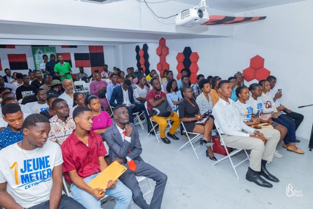 Sommet des Jeunes Activistes : Une jeunesse connectée pour un changement durable