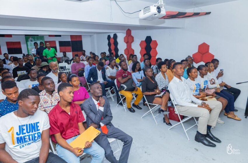  Sommet des Jeunes Activistes : Une jeunesse connectée pour un changement durable