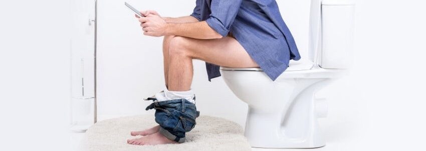  Saviez-vous que rester assis trop longtemps sur les toilettes peut provoquer des hémoroïdes ?