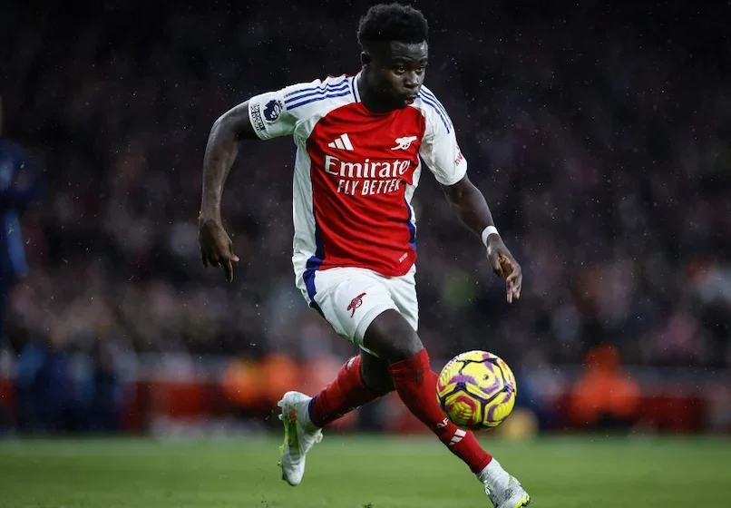  Arsenal relance sa course au titre en battant Tottenham 2-1, Isak brille avec Newcastle