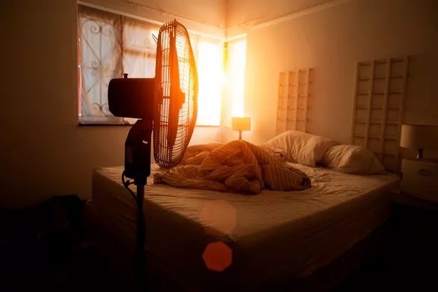  Dormir avec un ventilateur : un risque insoupçonné pour votre santé