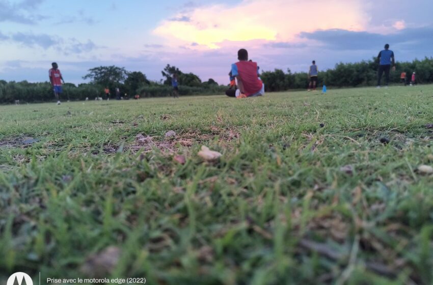  Foutbòl, tradisyon, pasyon: vakans lan pran sans li nan depatman Nip