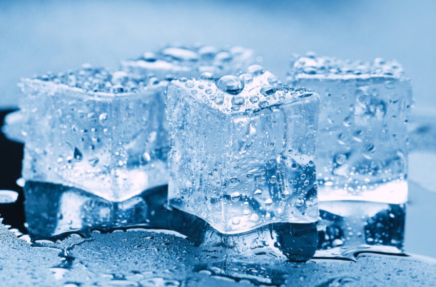  Saviez-vous que l’eau chaude peut geler plus rapidement que l’eau froide ?