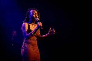 Canada : l’Haïtienne Julvencia Bernard remporte « CCNB sur scène 2026 »