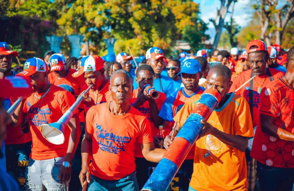 À Mapou Chevalier, le rara transforme la ferveur populaire en soutien aux Grenadiers