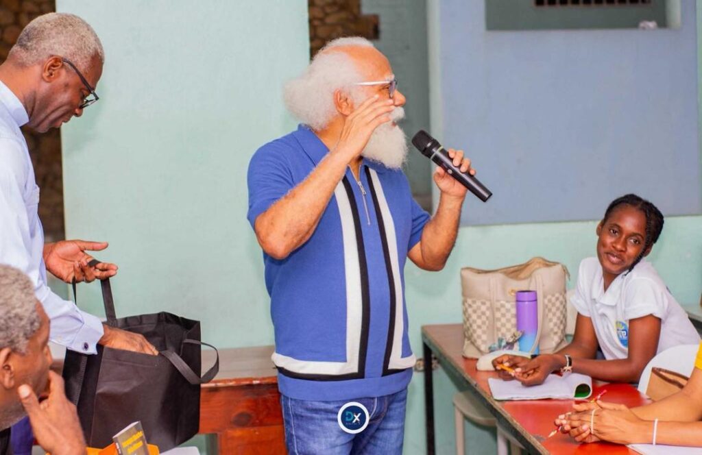 Haïti : à Jacmel, écrivains et étudiants réunis pour faire vivre l’héritage de René Depestre