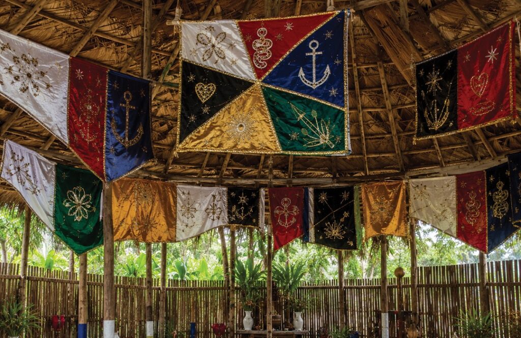 Le drapeau vodou et ses couleurs symboliques