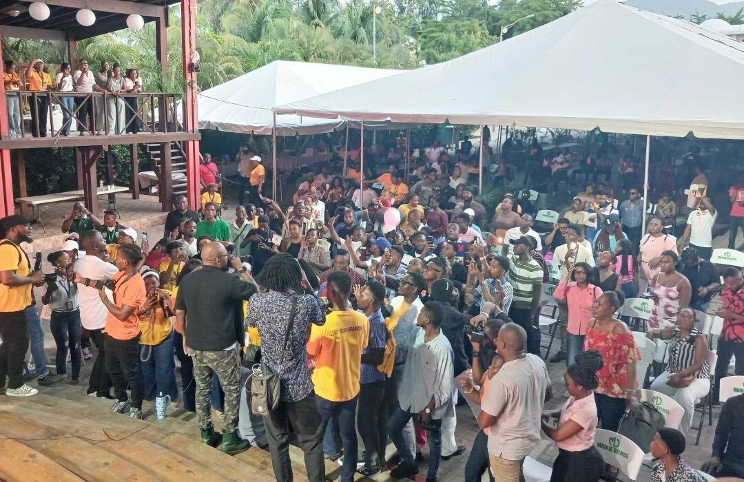BIC et Titi Congo font trembler le Palais municipal de Delmas lors de la première édition de « Vacances en Livres »