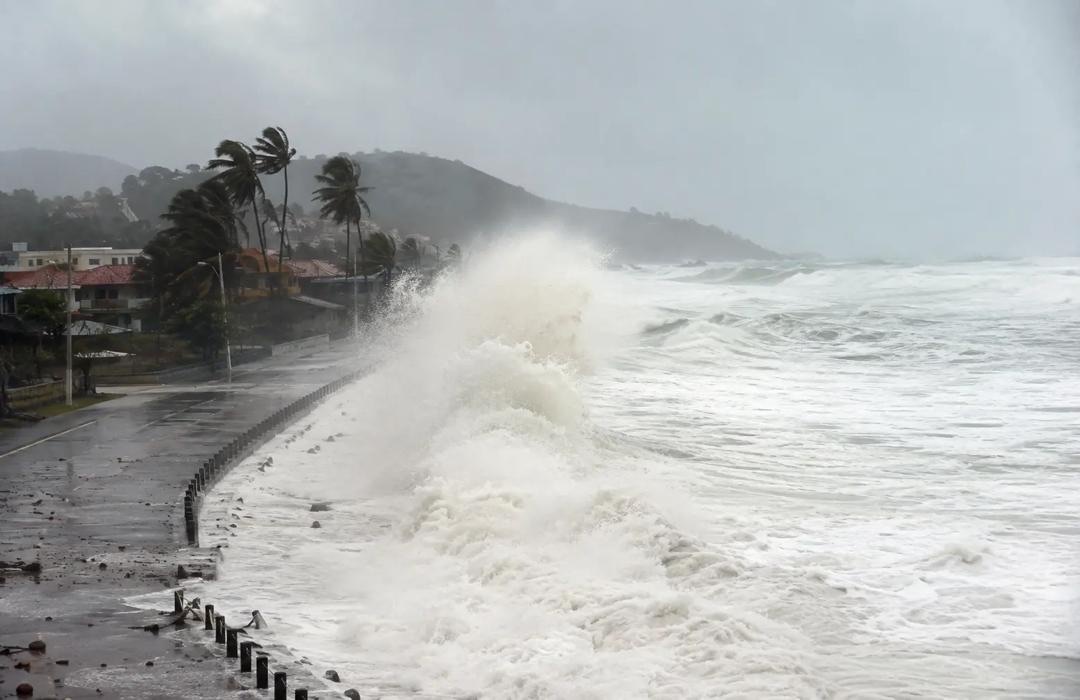 Saviez-vous qui choisit le nom des cyclones et des tempêtes ?