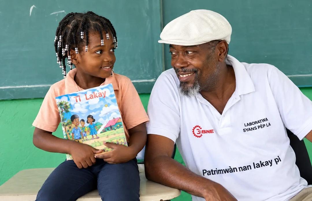 Marc Exavier met le deuil en poésie dans « Nayou an dèy / est en deuil »